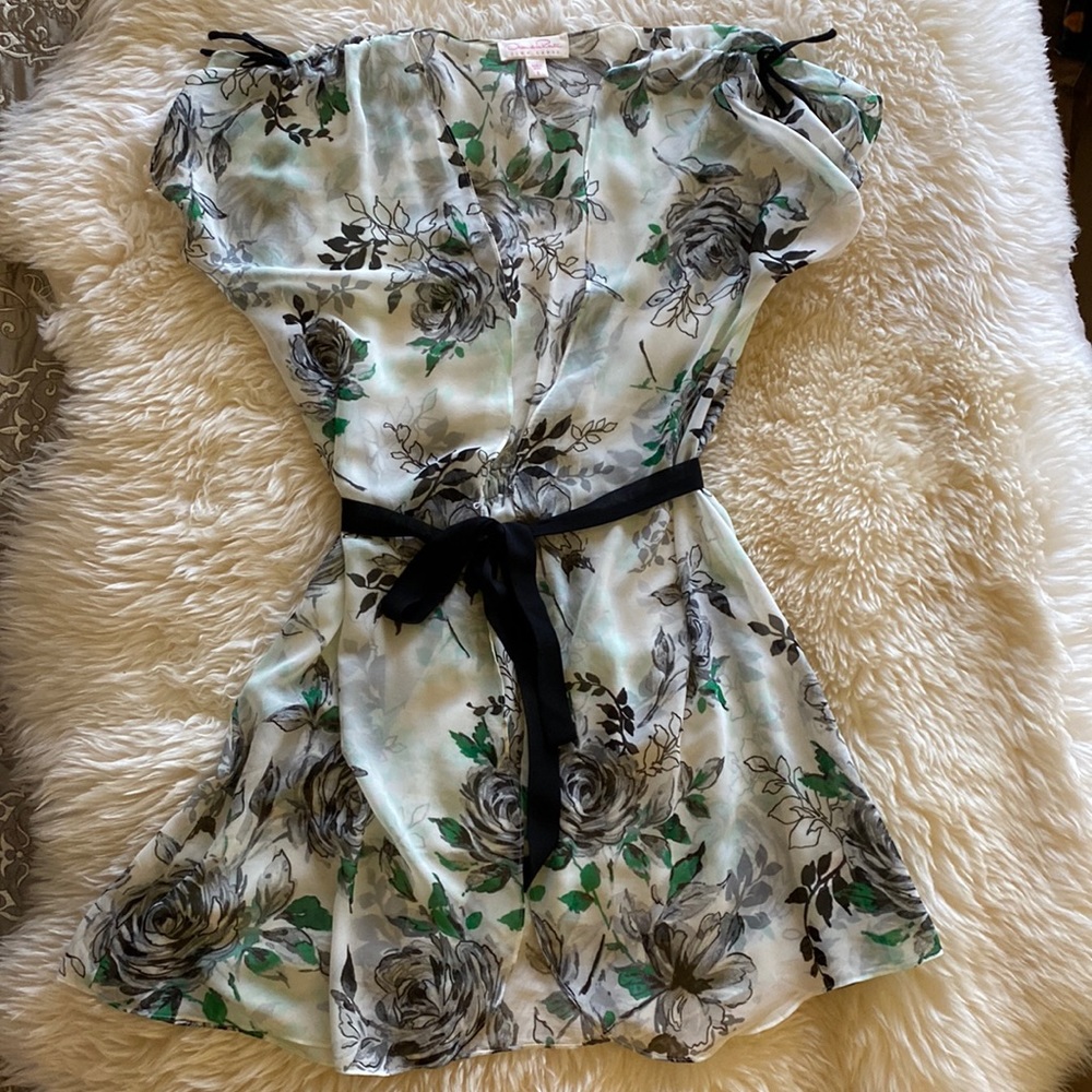 Vintage Oscar de la Renta Pink Label Sheer Cover with Ribbon Tie to the waist